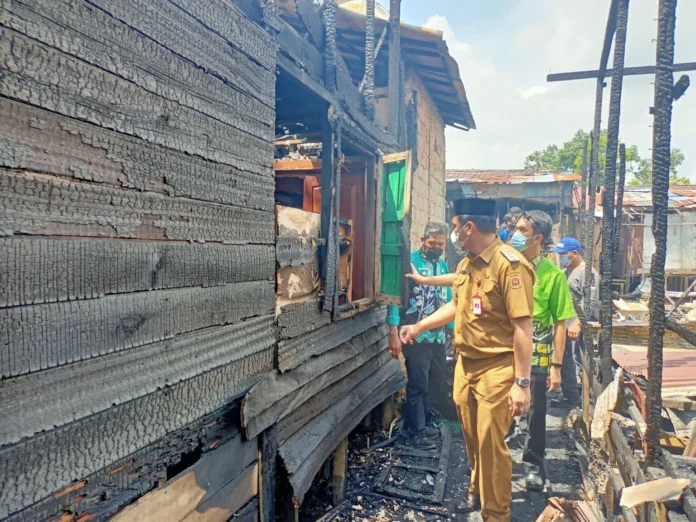 Korban Kebakaran Terima Bantuan Dari Wali Kota