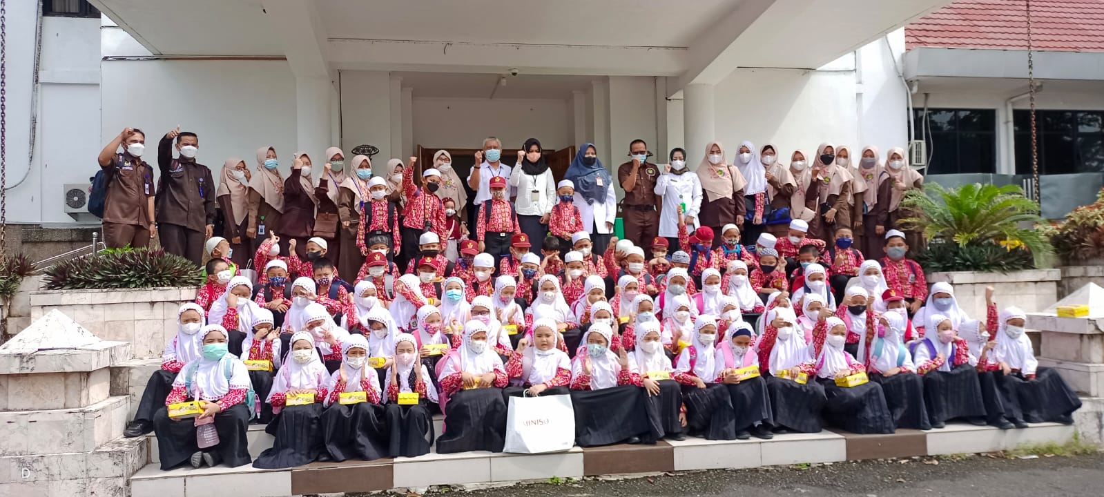WhatsApp Image 2022-02-02 at 20.55.38 SDIT Qardhan Hasana Banjarbaru Kunjungi Balai Kota
