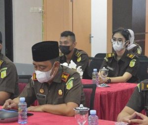Hadiyanto memimpin rapat koordinasi perkara KONI Banjarbaru