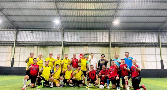 Paman Birin-Kodam VI Mulawarman Main Futsal Bareng
