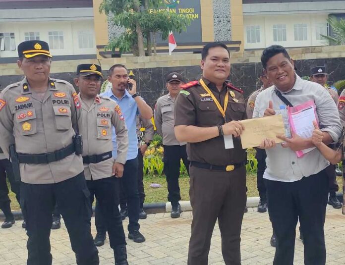 Datangi Kejati KAKI Laporkan Proyek Itik