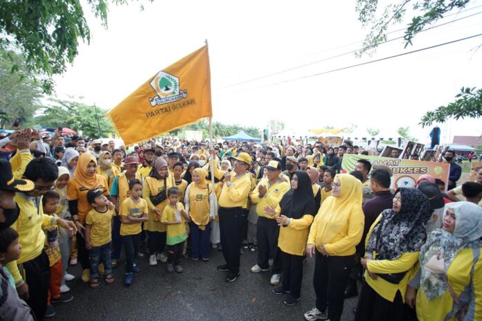 81410106b87f3af9bc6f8d84dabf1e0c Peserta Jalan Sehat Partai Golkar Buang Sampah Sembarangan