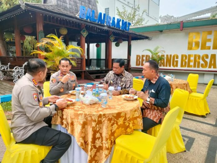Paman Birin Sambut Hangat Silaturahmi Kapolda Kalsel