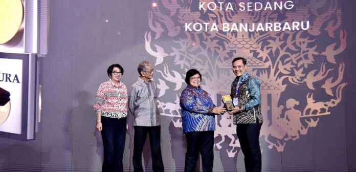 Kota Banjarbaru Dapatkan Piala Adipura Ke-5