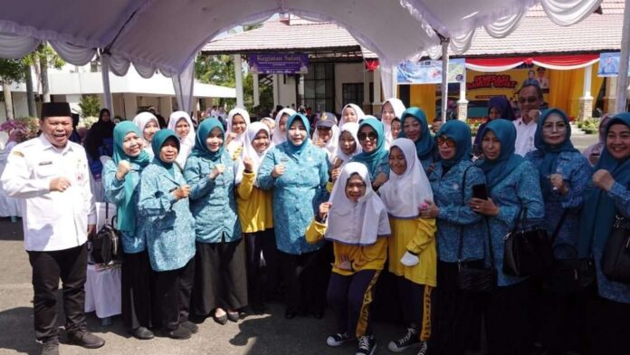 Cegah Stunting, Hj. Raudatul Jannah Galakan Gerakan Makan Ikan