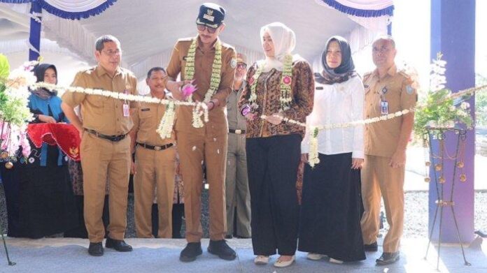 Bupati-Banjar-Saidi-Mansyur-resmikan-pasar-hewan-di-desa-Padang-Panjang Kabupaten Banjar Kini Miliki Pasar Hewan