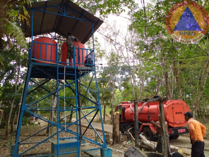Warga Kekeringan BPBD Banjar Distribusikan Air Bersih