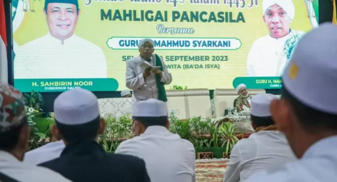 Guru Mahmud isi tausyah di gema maulid
