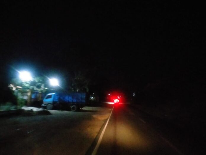 Jalanan Gelap, PJU Gunung Kupang Alami Kerusakan