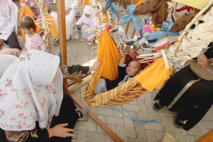 200 anak ikuti tradisi baayun maulid