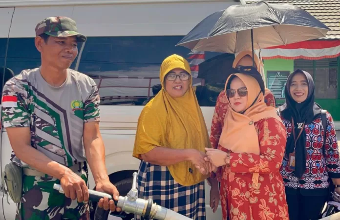 dwp pupr kalsel bagikan air bersih