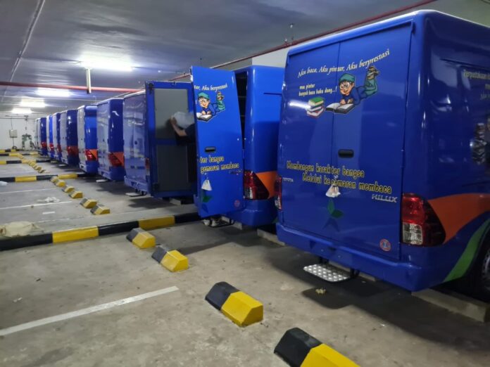 Pemprov Kalsel Terima 3 Unit MPK dari Perpusnas