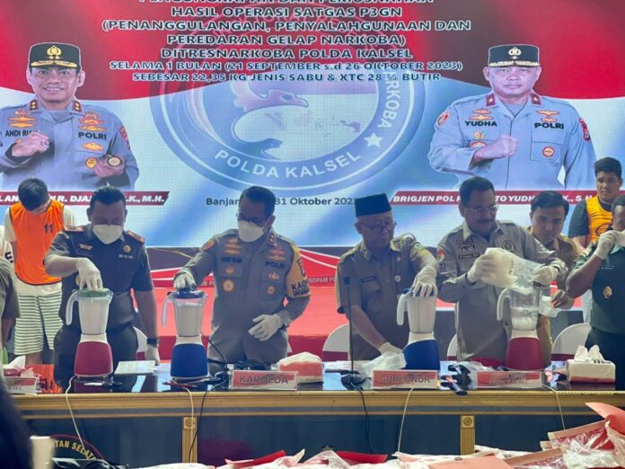 polda kalsel musnahkan sabu