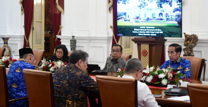 Presiden Jokowi Pimpin Ratas Soal Mitigasi El Nino Presiden Pimpim Ratas Soal Mitigasi El Nino Hingga Karhutla