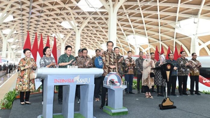 Presiden Jokowi Resmikan WHOOSH Kereta Cepat Pertama di Indonesia dan Asia Tenggara Presiden Resmikan WHOOSH, Kereta Tercepat Pertama
