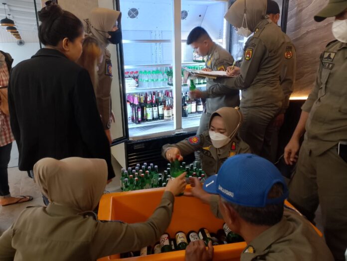 kafe di banjarbaru terang-terangan sediakan miras