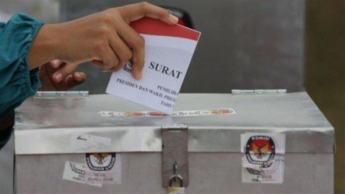 ilustrasi-pemilu-surat-suara-dan-kotak-suara1-800-x-450 Resmi, Pemerintah Memilih Pelaksanaan Pilkada 2024 Dimajukan