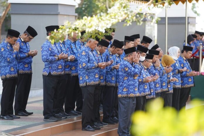 img-20231002-wa00206472567632403902187-1024x684 ASN Pemprov Kalsel Sampaikan Ikrar Netralitas Pemilu