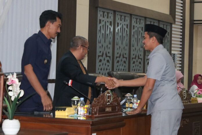 rapat paripurna dprd banjar DPRD Banjar Setujui Raperda Pembangunan Pariwisata Daerah