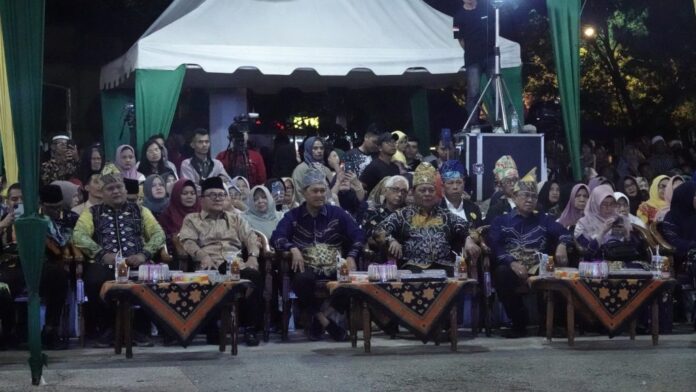 malam kesenian aroh ganal sebagai ajang silahturahmi