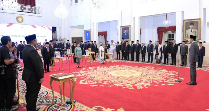 Presiden Jokowi Anugerahkan Gelar Pahlawan Nasional dan Tanda Kehormatan kepada para Tokoh Pahlawan Nasional