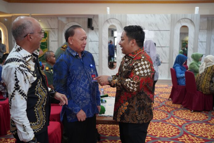 membahas komisaris utama