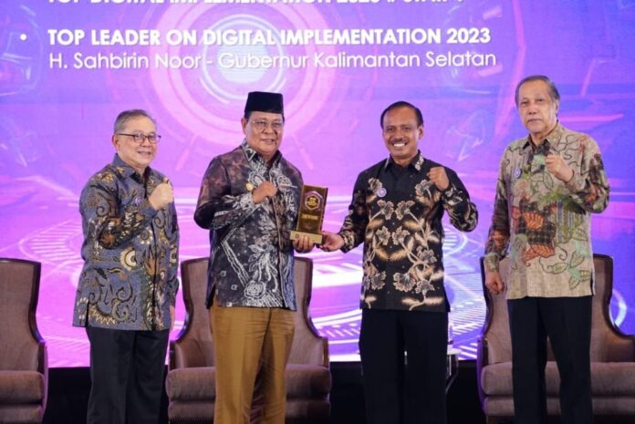 img-20231204-wa01124164780338122152487-1024x684 paman birin raih penghargaan TOP Digital Awards
