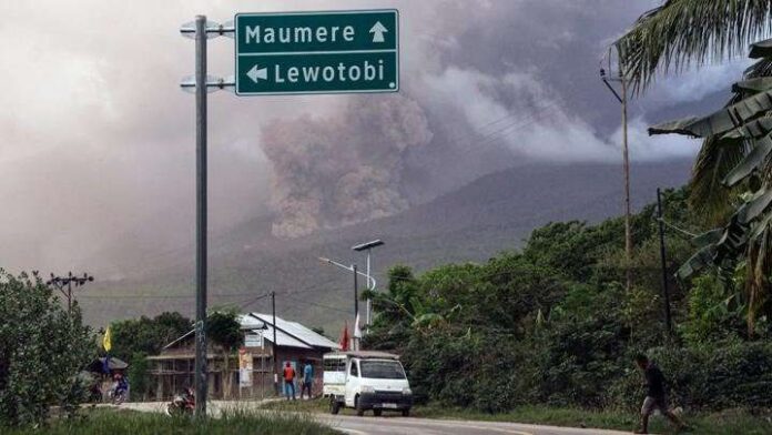 Erupsi Lagi, Gunung Lewotobi Laki-laki Meletus Lima Kali