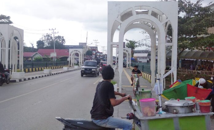 Lurah Sekumpul ingatkan pkl lurah sekumpul himbau jamaah haul