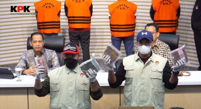 KPK Tetapkan Bupati Labuhanbatu Jadi Tersangka