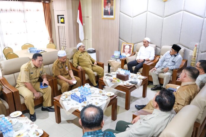 Dipimpin Bupati, Pemkab Tanjab Barat Studi Tiru ke Kabupaten Banjar 