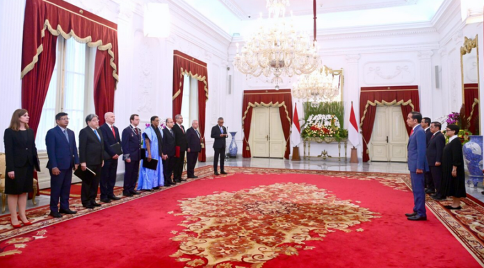Presiden Jokowi Terima Surat Kepercayaan 9 Duta Besar Negara Sahabat surat kepercayaan