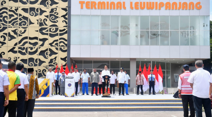 Resmikan Dua Terminal di Jabar Presiden Dorong Masyarakat Kembali Gunakan Transportasi Umum transportasi umum