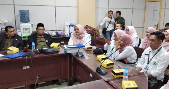 nakes dan bidan Komisi 4 RDP dengan nakes dan bidan