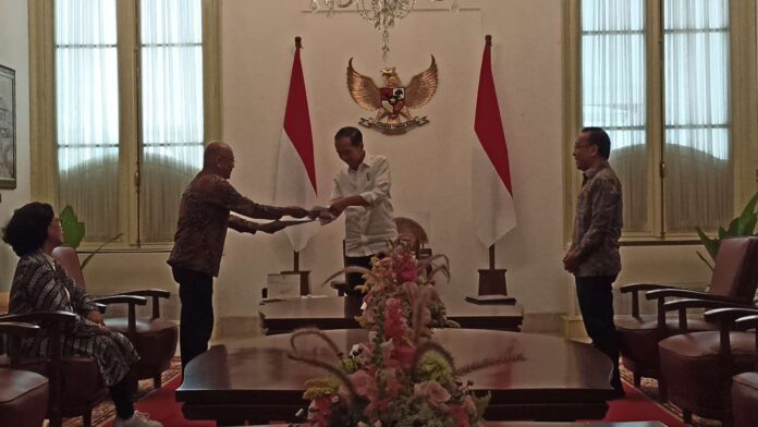 Presiden Joko Widodo Terima Undangan Pencoblosan Pemilu 2024