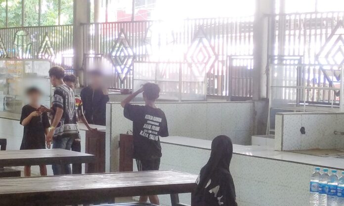 Satpol PP Segera Tertibkan Anak Punk di Pasar KWK Barokah Martapura Satpol PP Segera Tertibkan Anak Punk di Pasar KWK Barokah Martapura