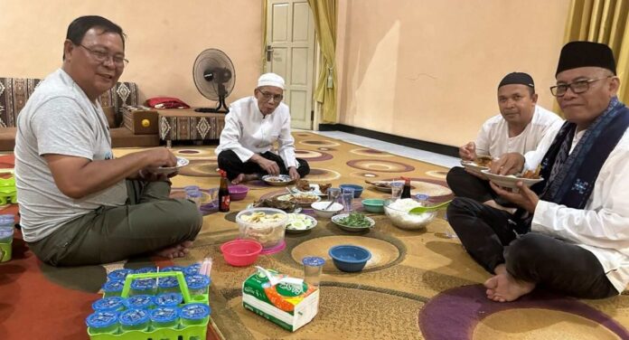 Hari ke 3 Ramadhan Gubernur Sahur Bersama Guru Mukri