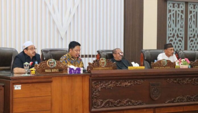 Penyampaian LKPJ Bupati TA 2023 Pada Rapat Paripurna 