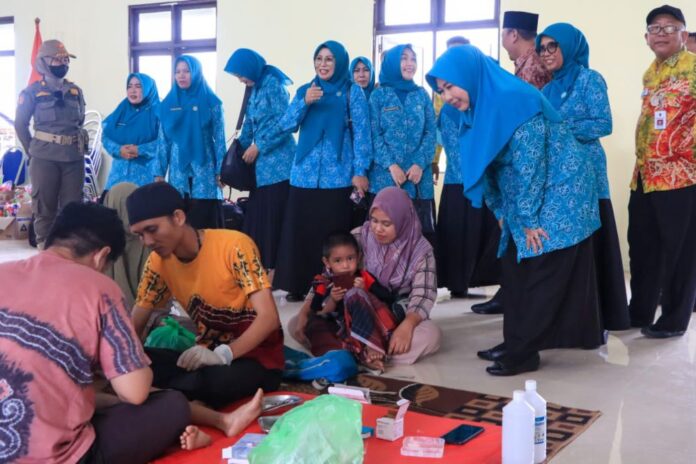 Acil Odah di kegiatan pengobatan gratis