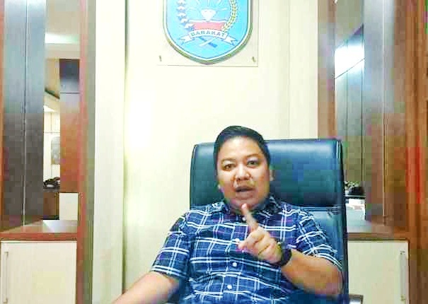 ketua dprd banjar hm rofiqi berang Panas! Pelantikan Saat Waktu Shalat Taraweh Tuai Kontroversi
