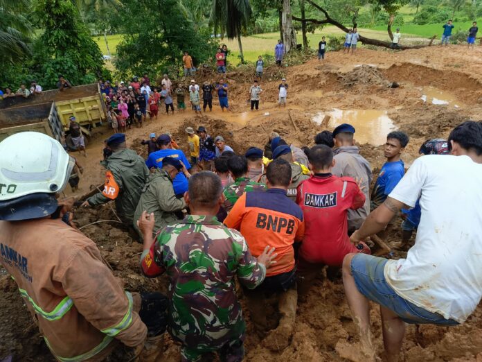 longsor di padang pariaman longsor di kabupaten Padang Pariaman