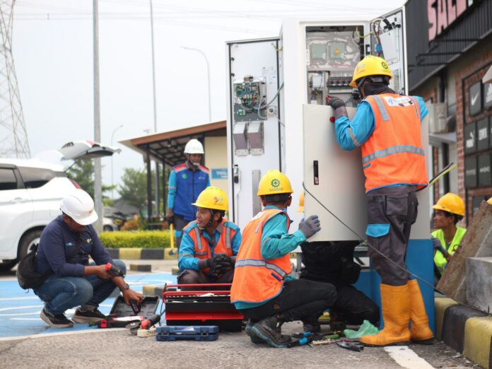 pemasangan SPKLU SPKLU untuk pemudik