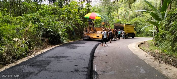 Tingkatkan Akses Transportasi PUPR Kalsel Perbaiki Jalan Loksado-Lumpangi