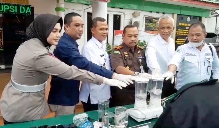 Selain Narkotika, Kejari Kabupaten Banjar Musnahkan Ribuan Lembar UPAL