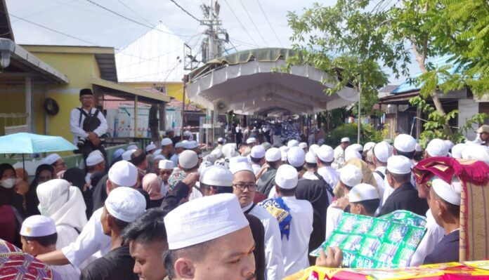 Puluhan Ribu Jemaah Hadiri Puncak Pelaksanaan Haul ke-218 Datu Kalampayan