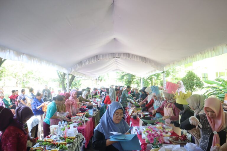 Meriahkan Peringatan Hari Kartini, RSD Idaman Gelar Lomba Fashion Show dan Memasak