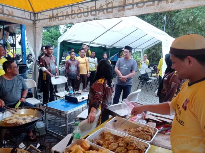 dapur umum dinsos kalsel untuk jamaah haul datu kelampayan jemaah haul datu kelampayan