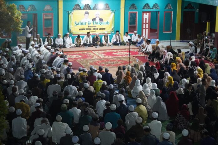 Warga Tunggul Irang Sahur Bersama Gubernur di Malam Lailatul Qadar 