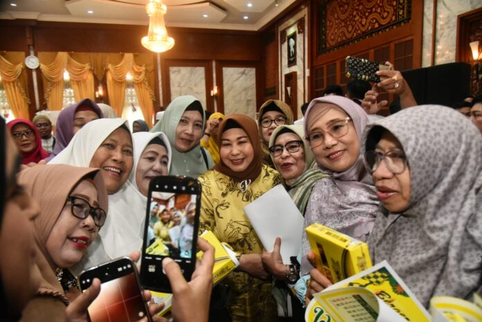 paman birin dan acil odah Paman Birin dan Acil Odah halalbilhalal
