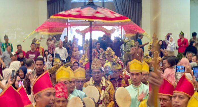 IMG-20240512-WA0035_1_optimized_300-1000x540 Halalbihalal Bersama KBB Jatim, Paman Birin Disambut Ribuan Warga